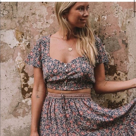 Spell & the Gypsy Jasmine Crop Flutter Sleeve Top Navy - Picture 1 of 4